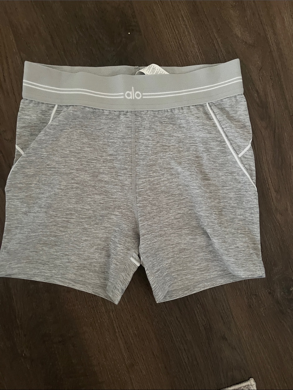 Alo 4" Airbrush High-Waist Heart Throb Short